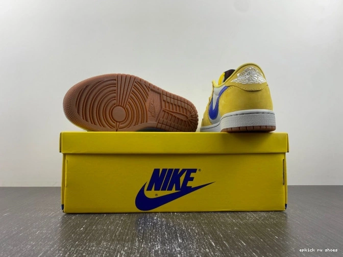 Rep 1 Jordan Travis x Scott Low Air OG Canary DZ4137-700 0701